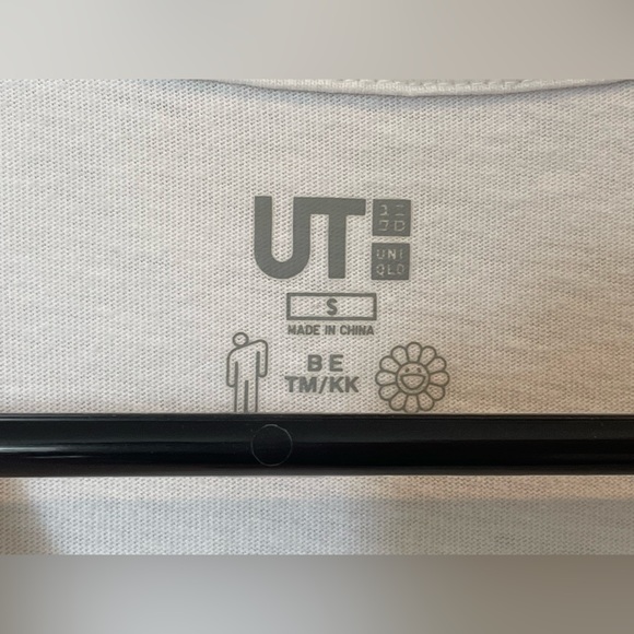 RARE TAKASHI MURAKAMI X BILLIE EILISH FOR UNIQLO BOXY WHITE RACER LOGO ICON TEE! - Picture 4 of 5